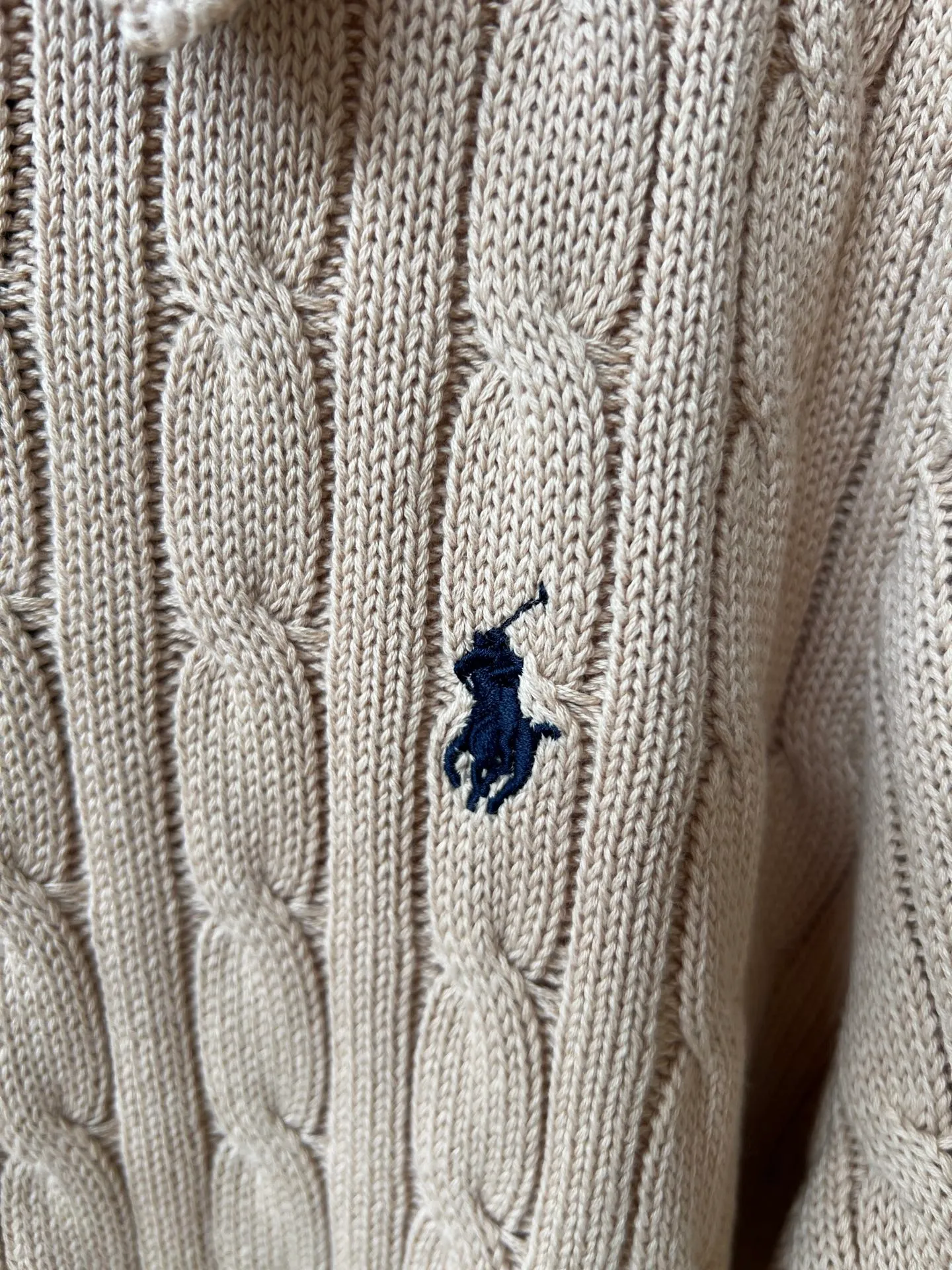 P240 Ralph Lauren fall lapel unisex polo sweater, made of the same pure cotton washed fabric as the original, all craftsmanship details restored to the original, buttoned lapel upper body with a lazy old money style